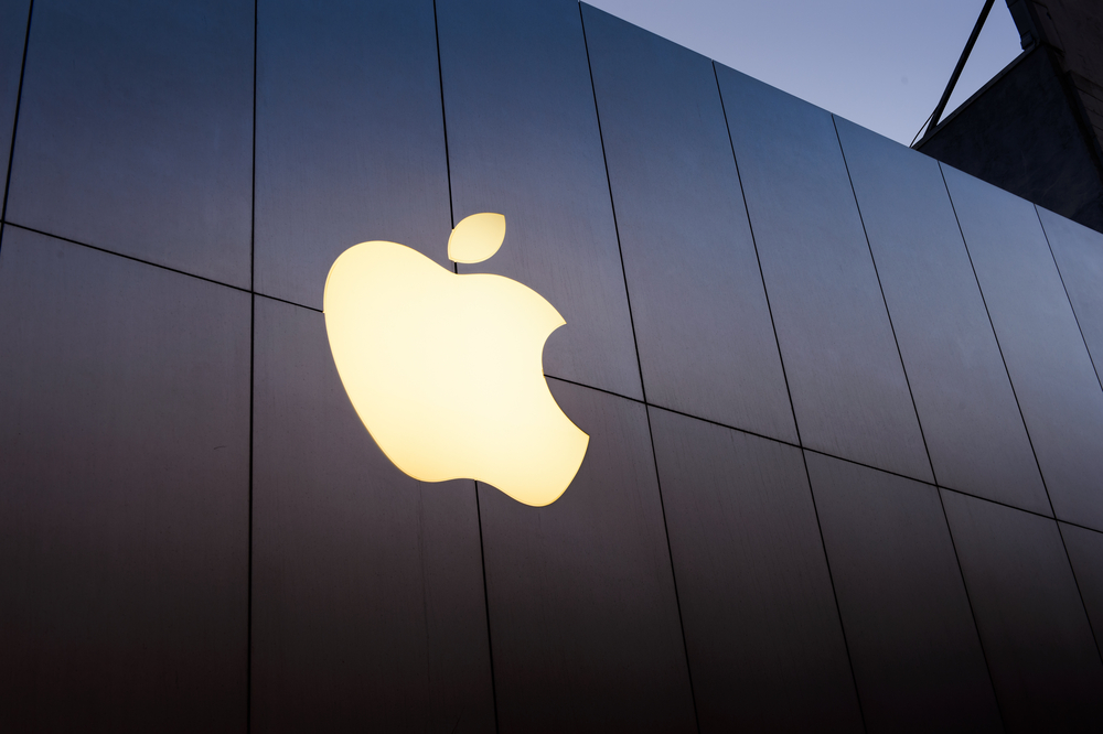 Apple becomes the first trillion dollar company