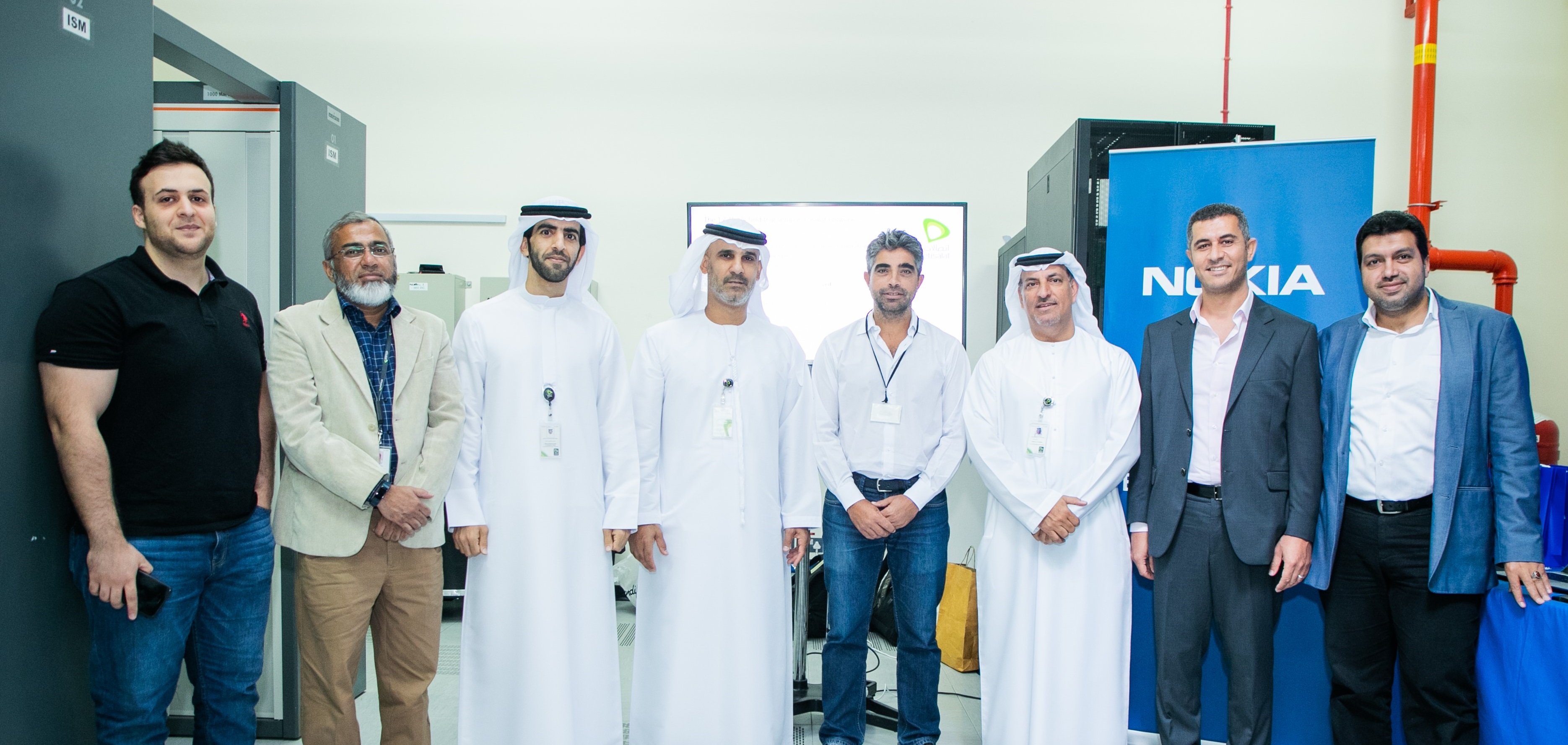 Teams of Etisalat UAE and Nokia that carried out the successful trial