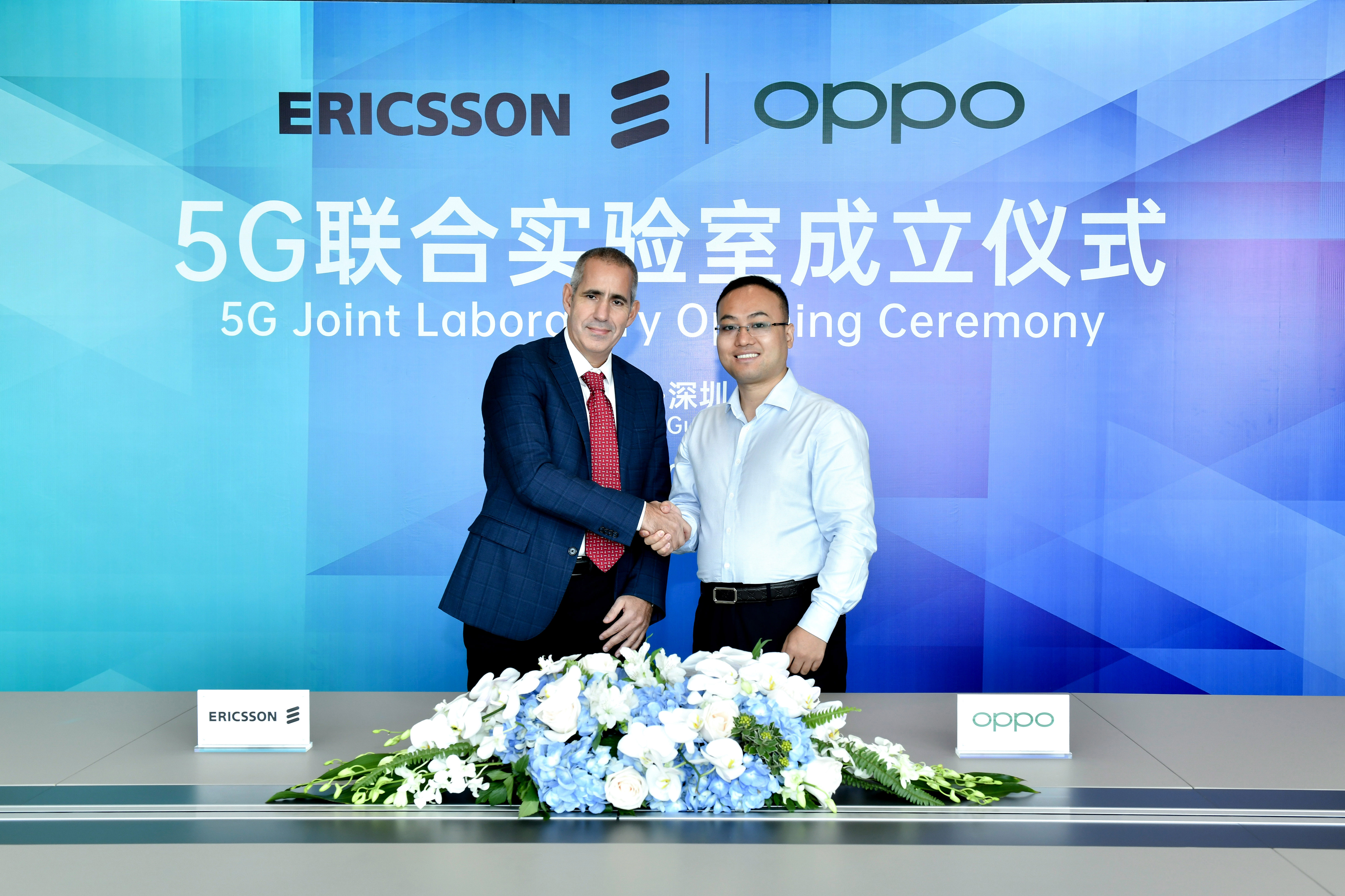 (L-R) Luca Orsini, Ericsson and Andy WU, OPPO