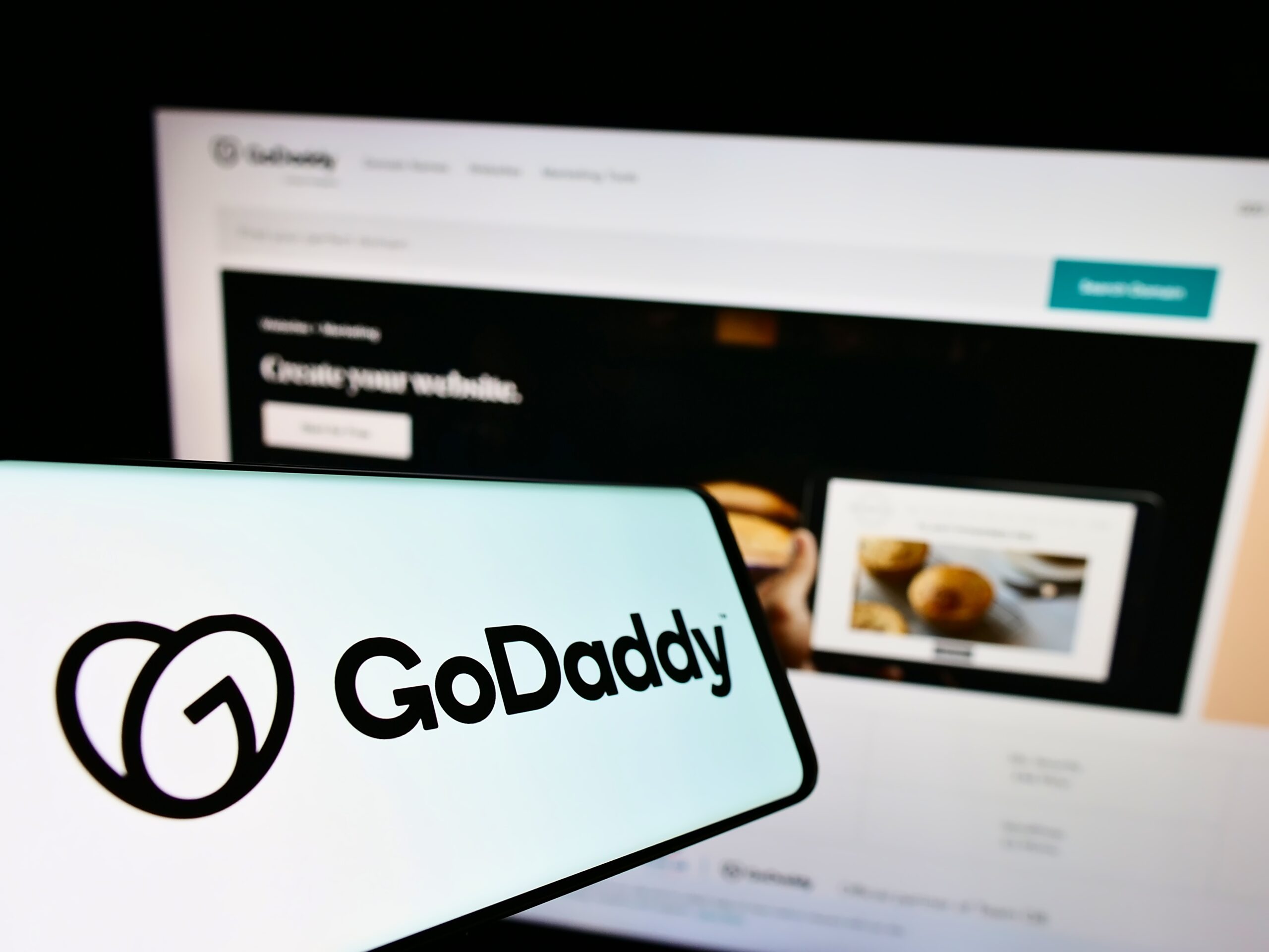 Seizing Summer’s Potential: GoDaddy’s Guide to Boosting Business Growth