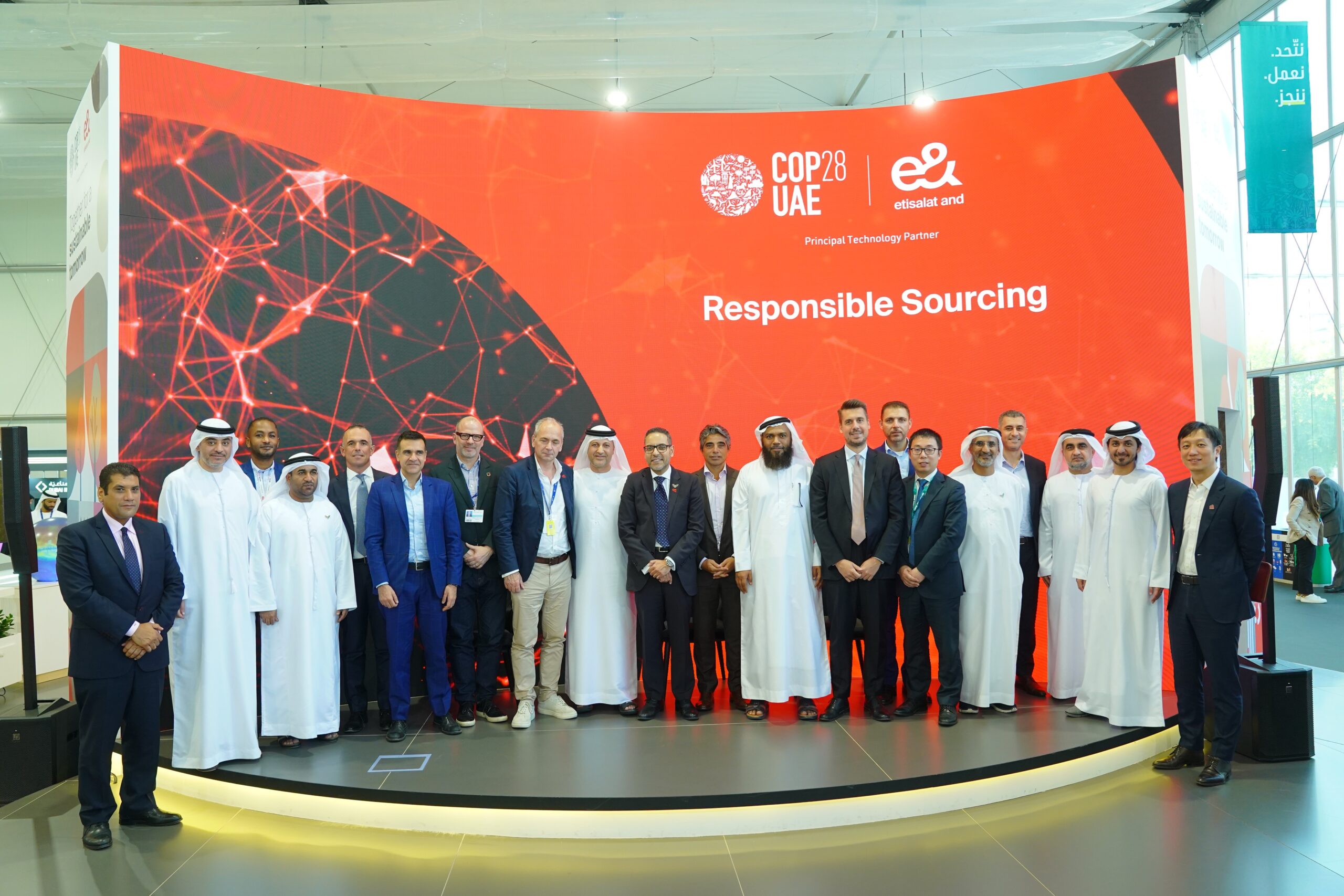 Accenture cooperates with e& in Responsible Sourcing Initiative in MENA