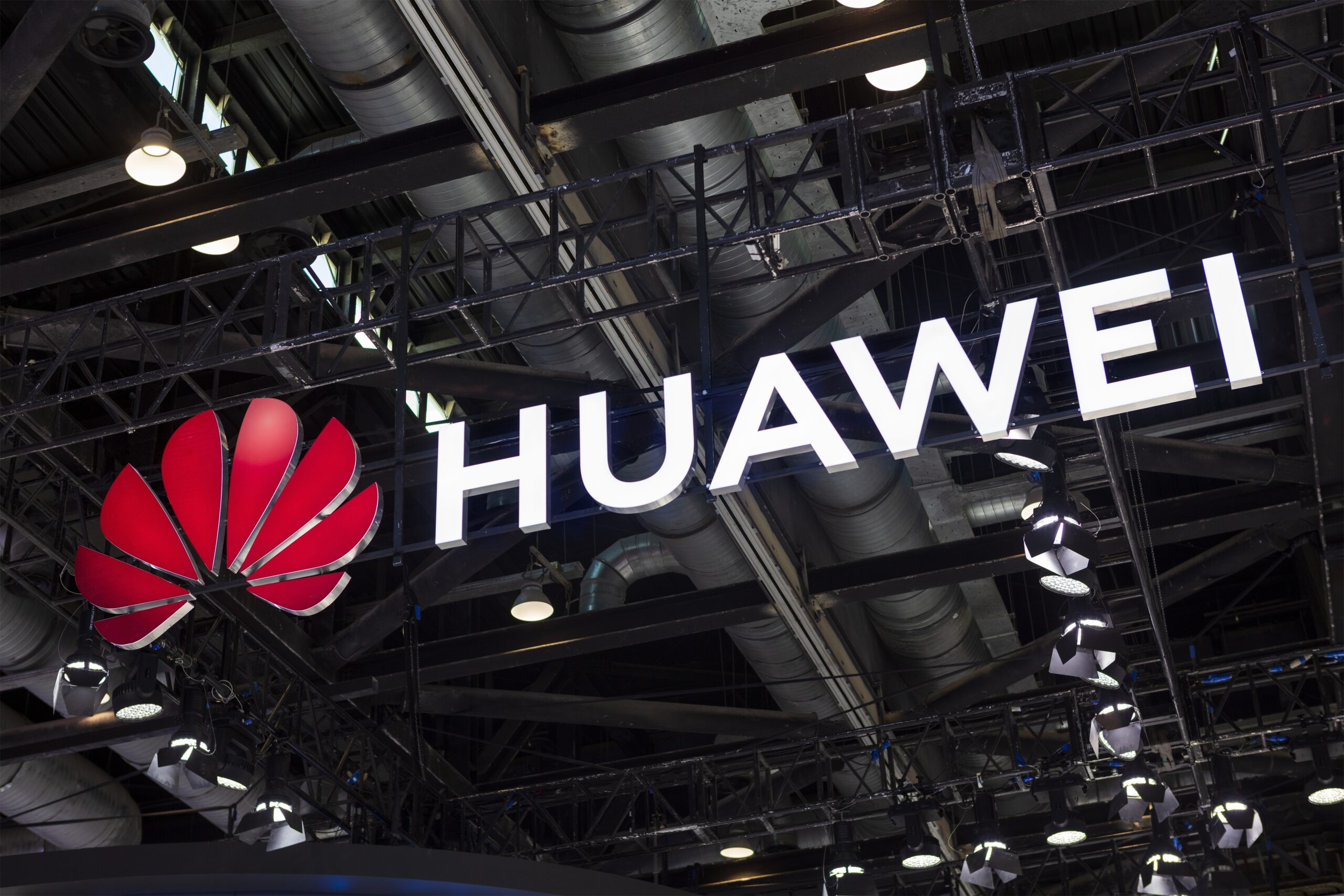 Huawei Hosts Global Launch of 5G-A Pioneers Program and Unveils AI AI-led Network Plan at MWC Shanghai 2024