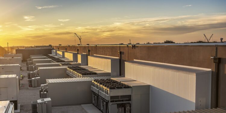 Vertiv and Compass Datacentres collaborate on combination Liquid and Air-Cooling System