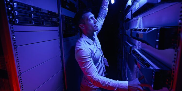 Vertiv and Tecogen forge global partnership to enhance cooling solutions for power-constrained data centres