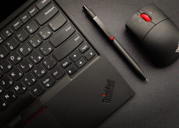 Global PC shipments rise, enterprise leads the way: report