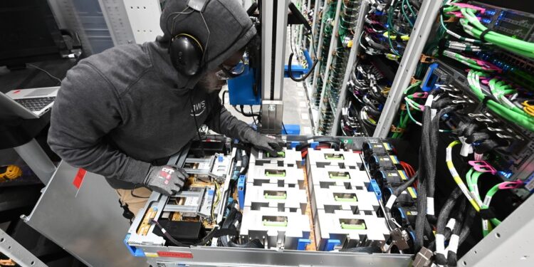 AWS announces general availability of Amazon Elastic VMware Service