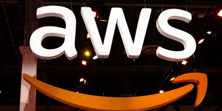AWS outage disrupts major apps and services worldwide