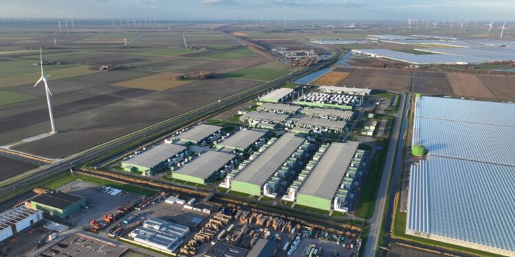 Microsoft and G42 accelerate UAE’s digital future with data centre expansion