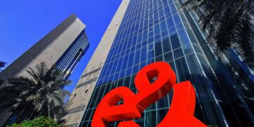 e& drives AI transformation for global workforce with Oracle