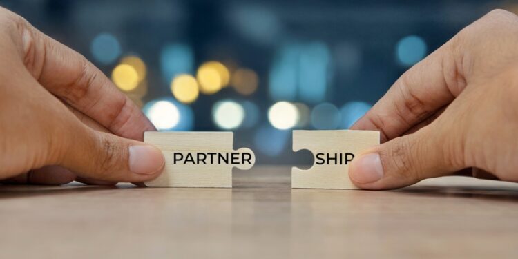 AmiViz, Evertrust to advance PKI and CLM adoption in the MEA