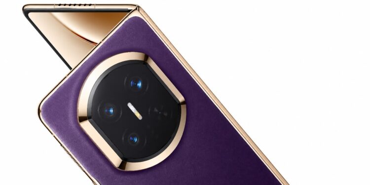 Huawei unveils the HUAWEI Mate X7 Purple Edition in the UAE