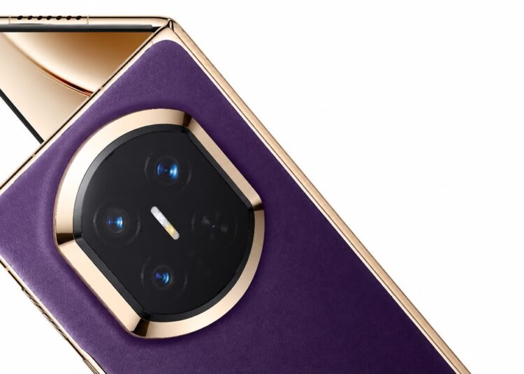 Huawei unveils the HUAWEI Mate X7 Purple Edition in the UAE