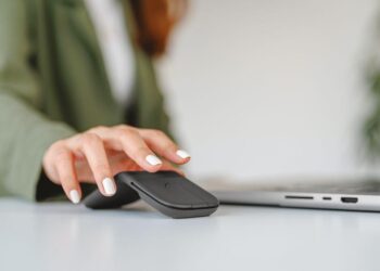 Logitech launches Mobi Fold